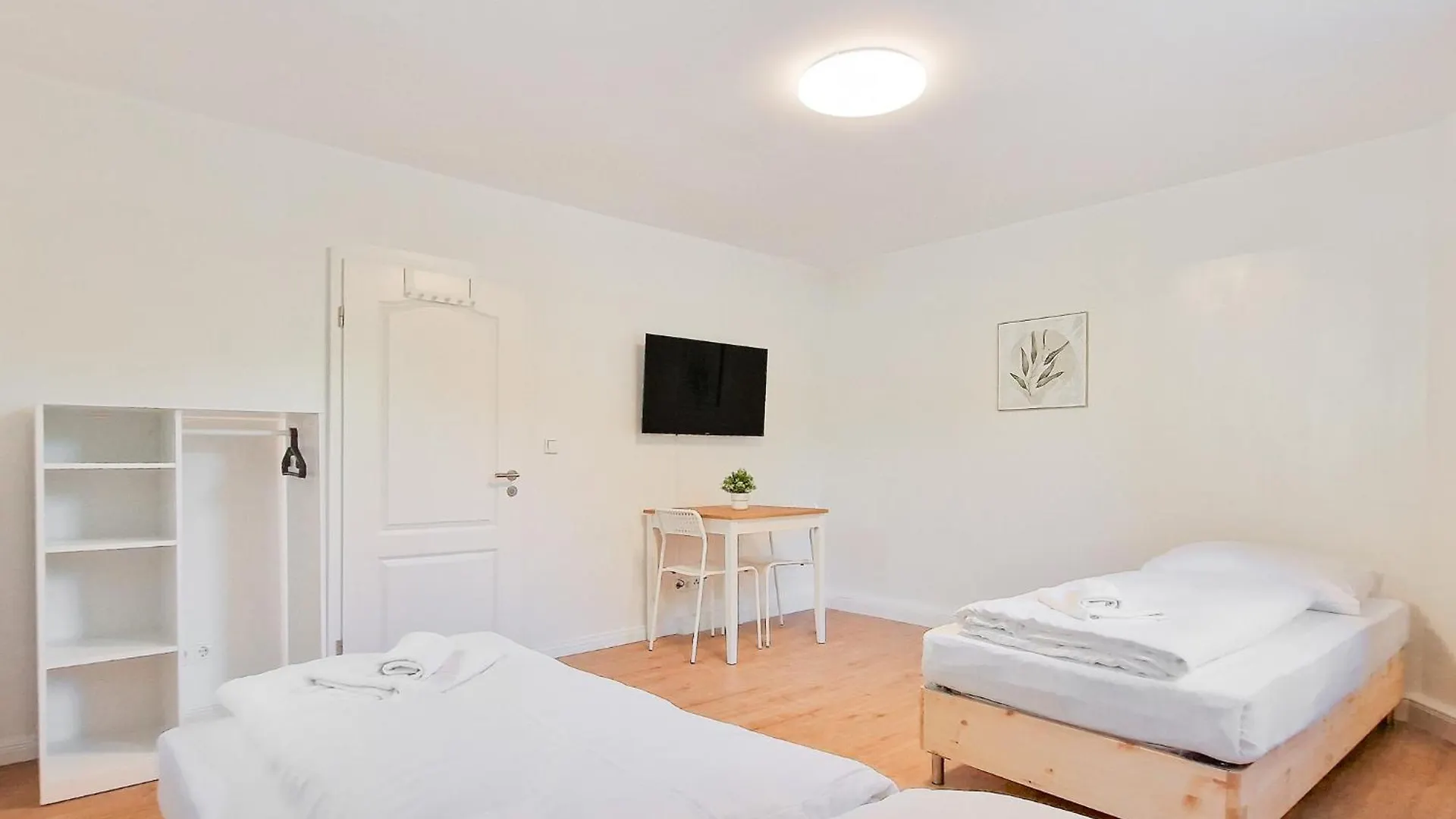 Raj Living - 3 Room Apartments - 20 Min To Messe Dus & Old Town Dus Meerbusch 0*,